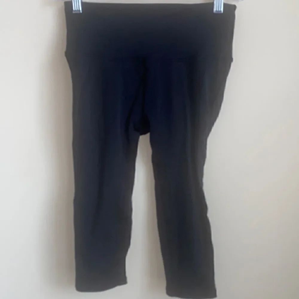 Lululemon Black Capri Leggings 6